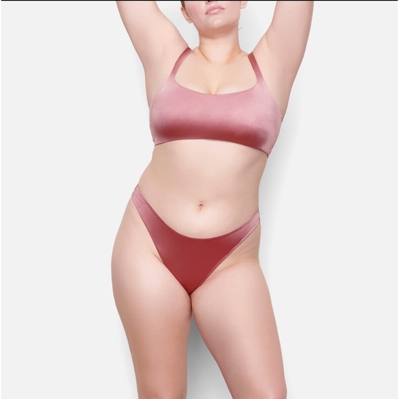 3/$30 🌸SKIMS STRETCH SATIN HIGH LEG BIKINI PANTY IN DAHLIA XXS 4X - Picture 2 of 5